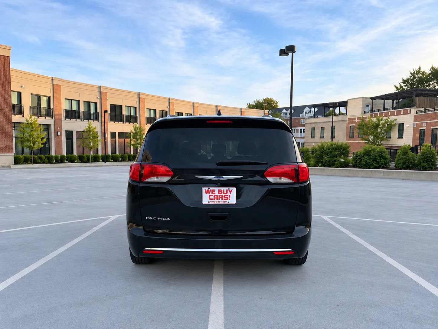 Used 2018 Chrysler Pacifica Touring-L FWD image 9