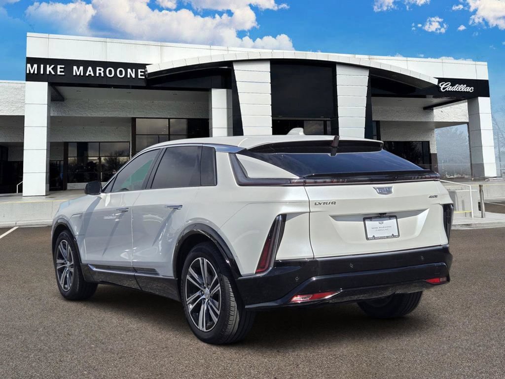 Certified 2024 Cadillac Lyriq Luxury RWD image 3