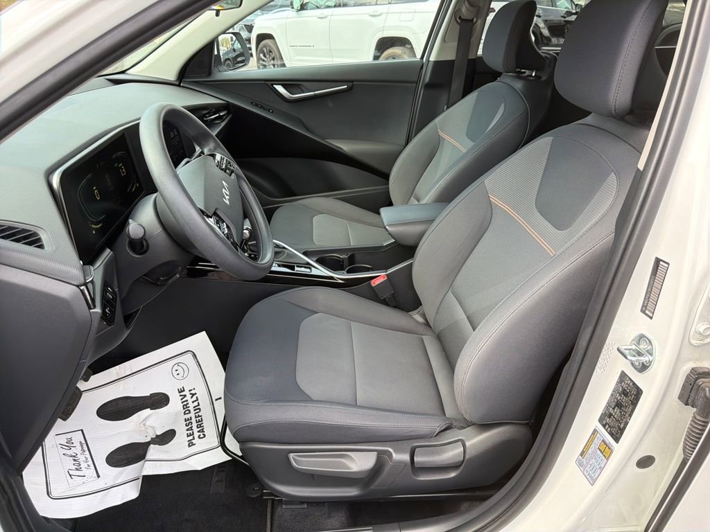 Certified 2024 Kia Niro LX image 17