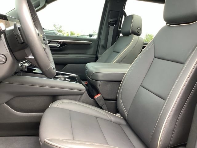 Used 2026 Chevrolet Tahoe Premier w/ Sun And Tow Package AWD/4WD image 18