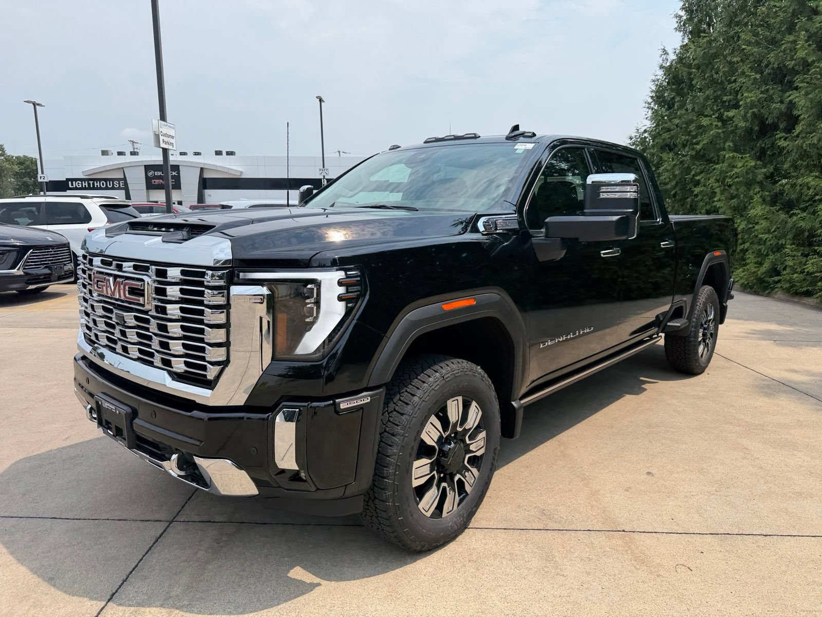 New 2026 GMC Sierra 3500 Denali w/ Denali Reserve Package AWD/4WD image 7