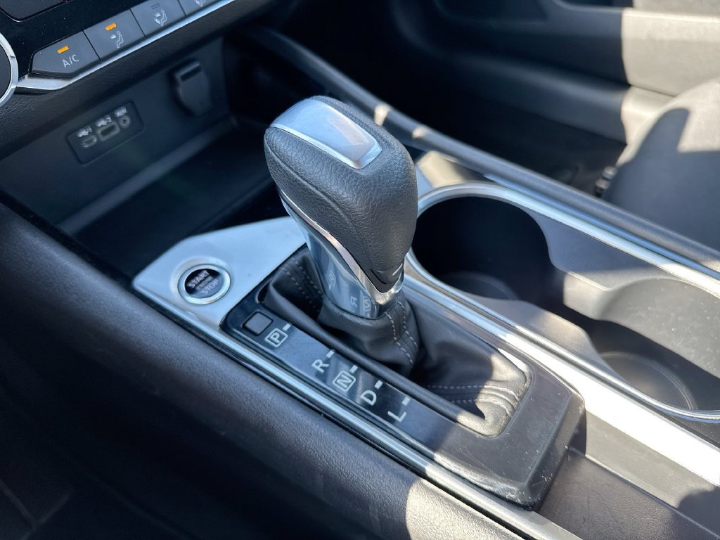 Used 2024 Nissan Altima 2.5 SV FWD image 16