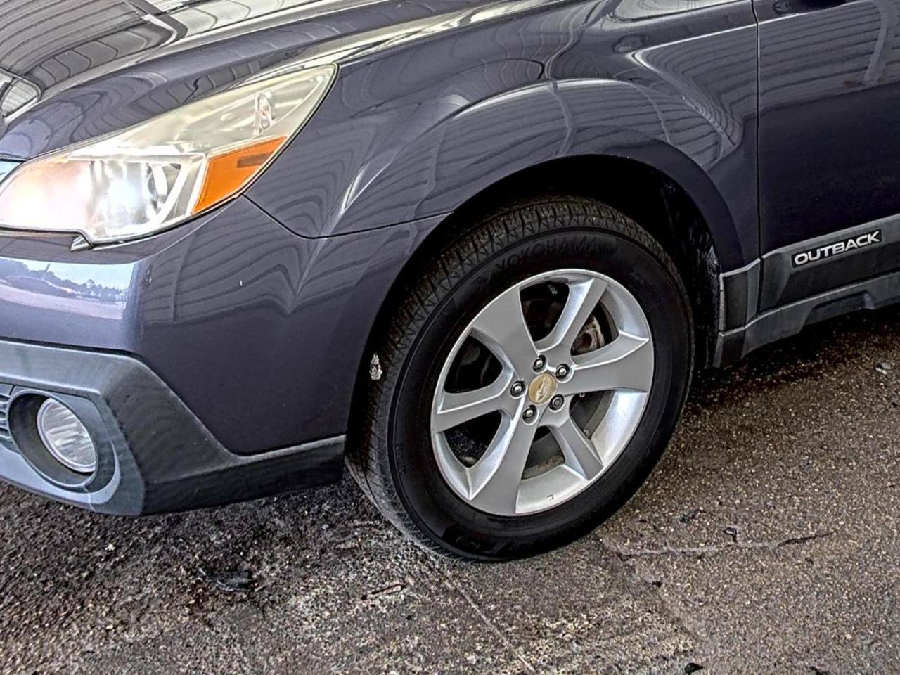 Used 2014 Subaru Outback 2.5i Premium AWD/4WD image 16