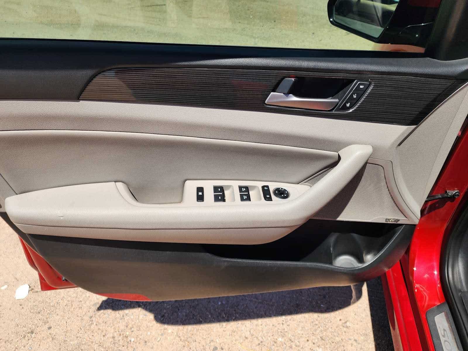 Used 2018 Hyundai Sonata Limited w/ Limited Ultimate Package 03 FWD image 17