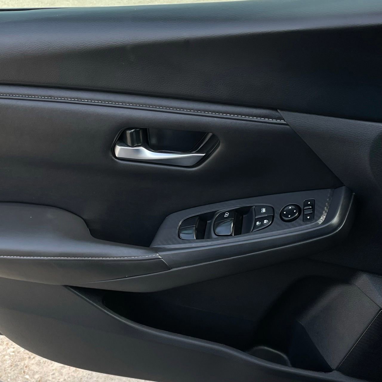 Used 2024 Nissan Sentra SV FWD image 21