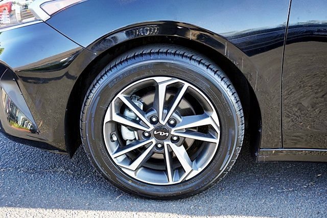 Used 2023 Kia Forte LXS FWD image 14