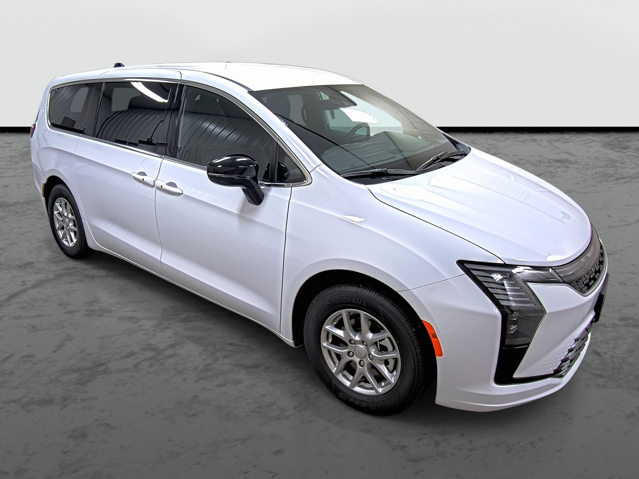 New 2027 Chrysler Pacifica Select FWD image 5