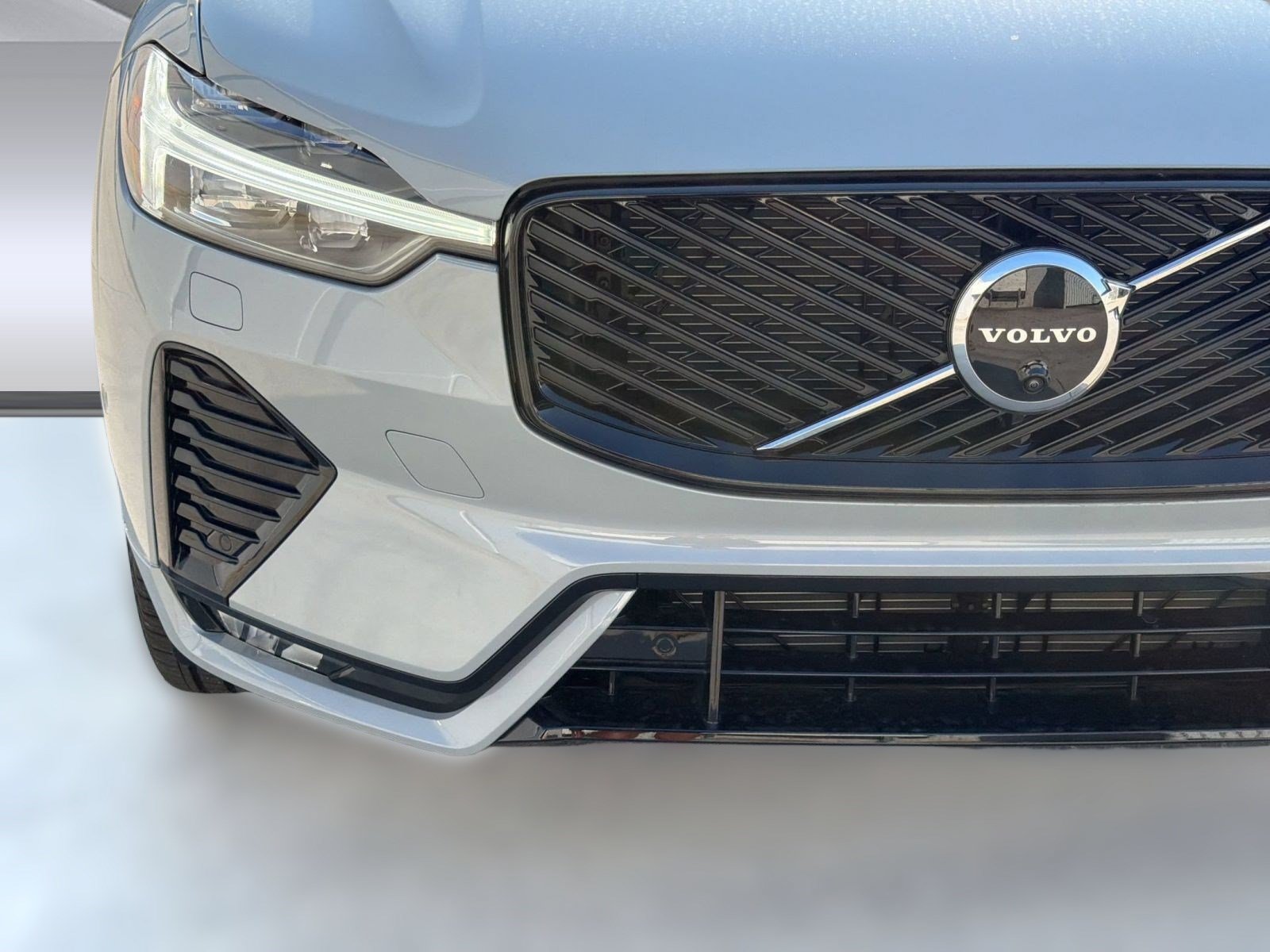 New 2026 Volvo XC60 B5 Plus w/ Protection Package Premier AWD/4WD image 29