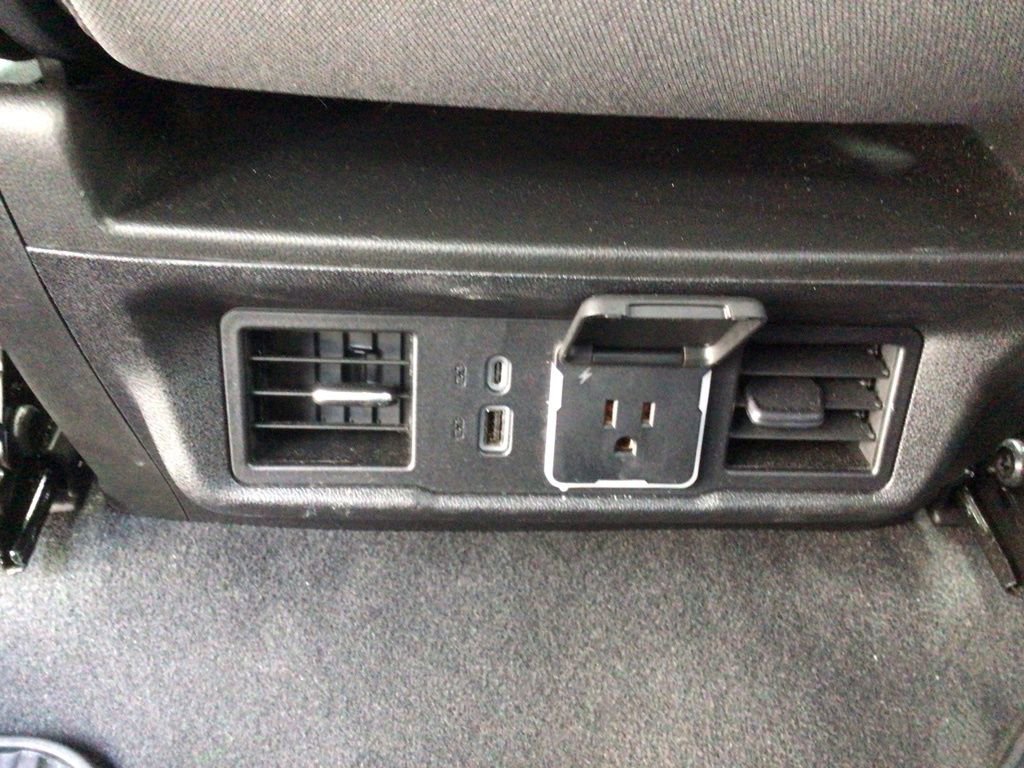 Used 2025 Chevrolet Silverado 1500 LT image 11