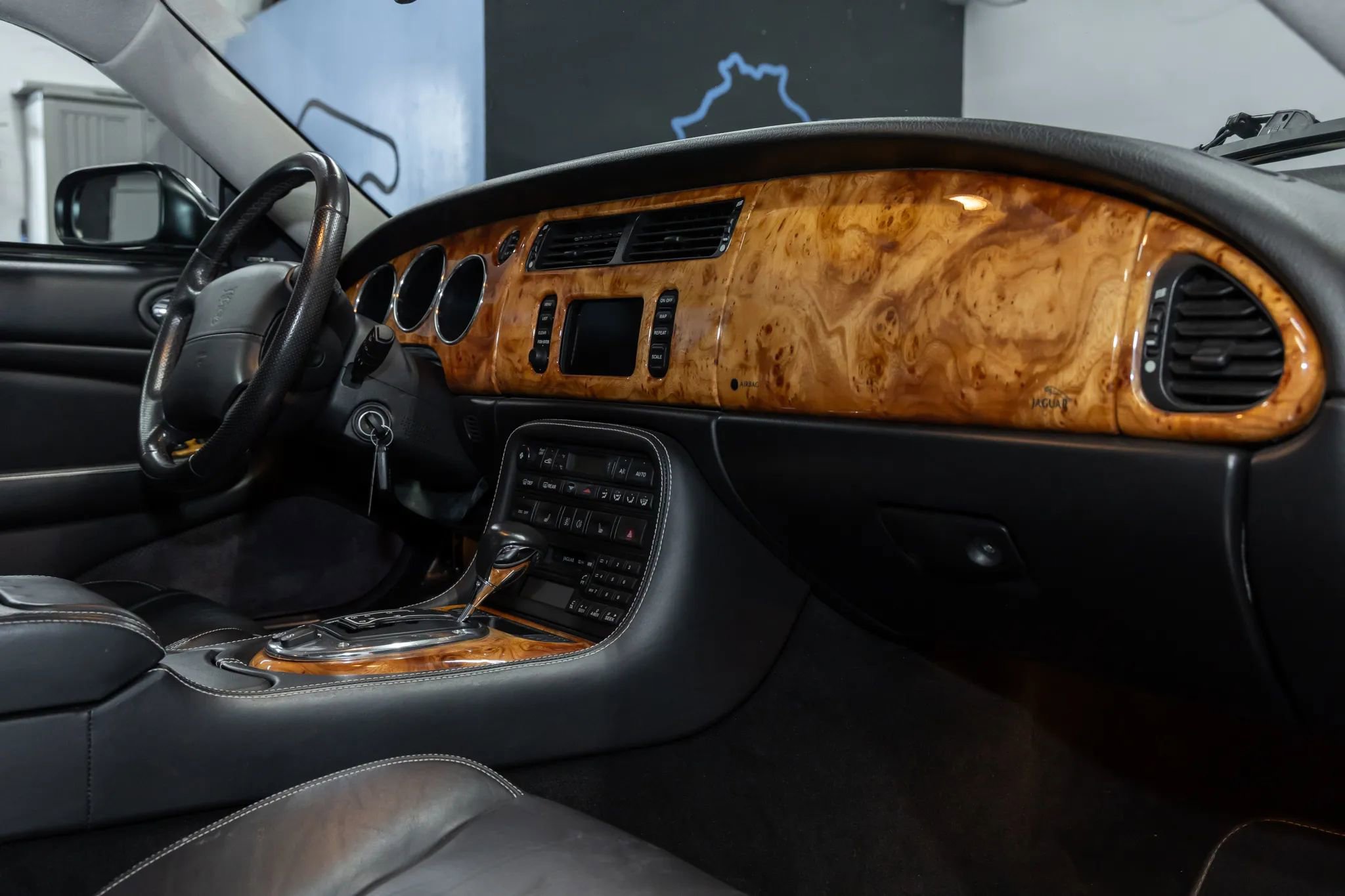 Used 2006 Jaguar XK8 Coupe image 23