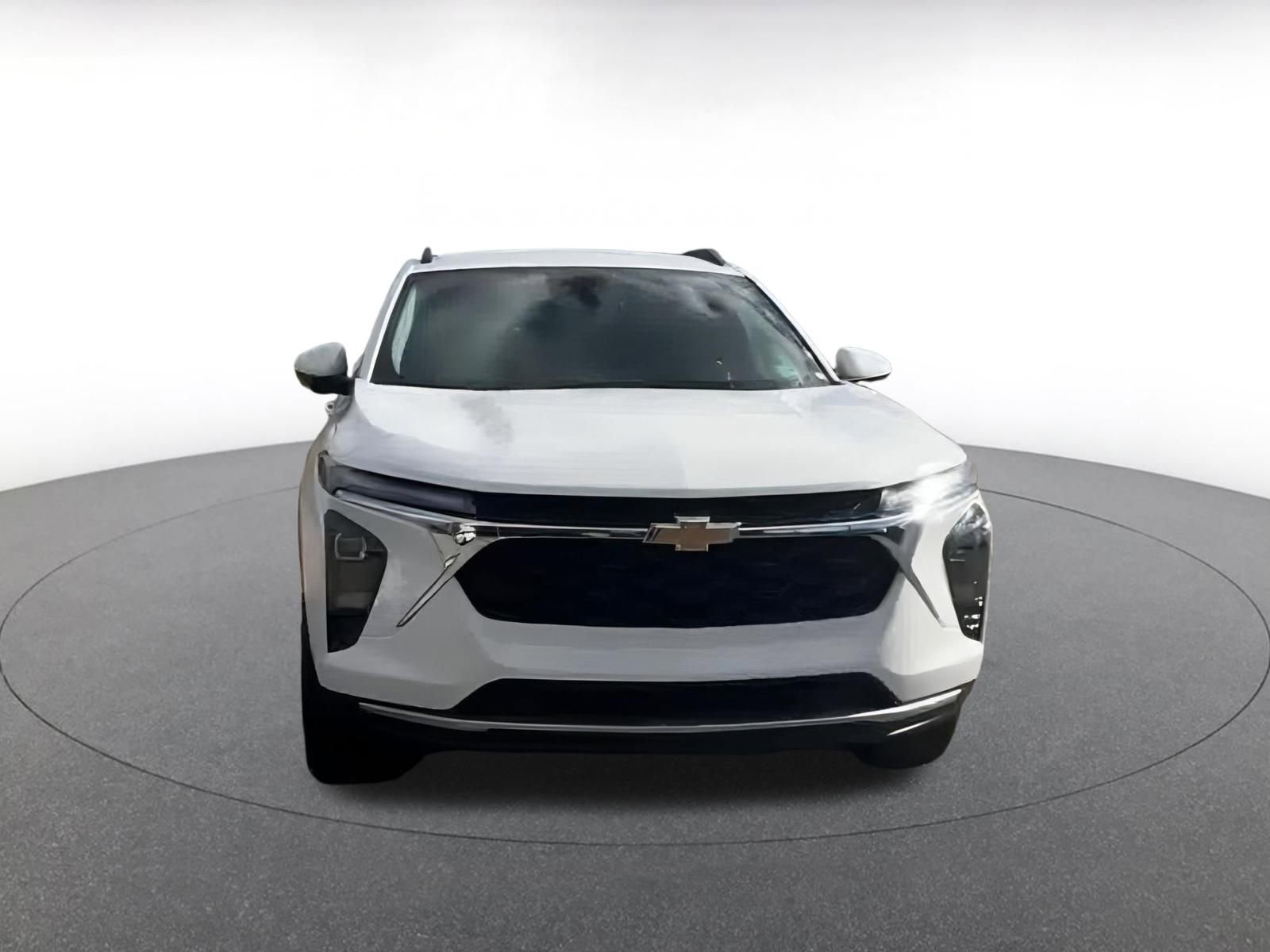 Used 2025 Chevrolet Trax LT image 3