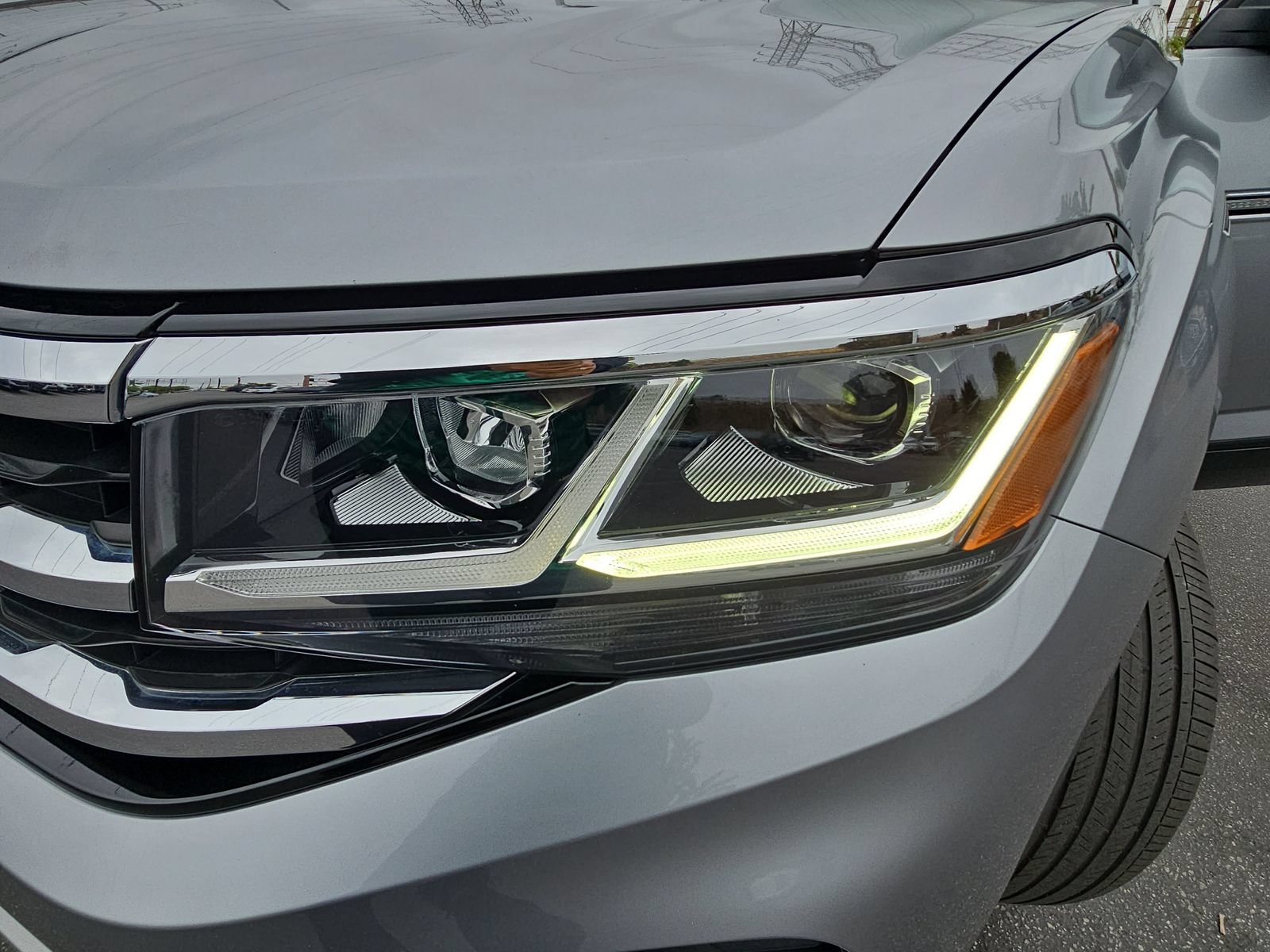 Used 2023 Volkswagen Atlas Cross Sport SE w/ Panoramic Sunroof Package FWD image 31