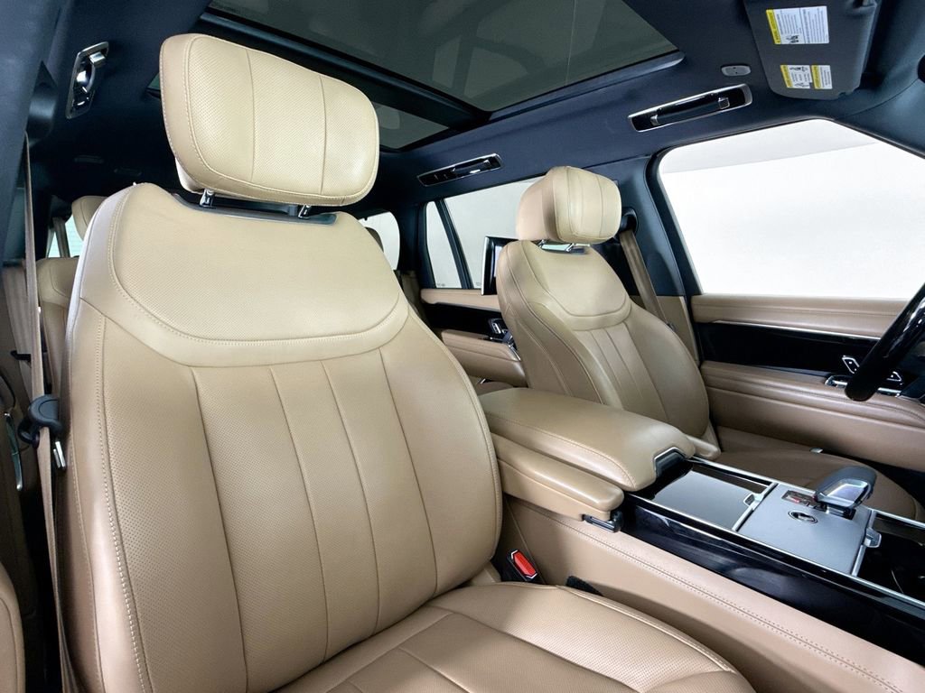 Used 2024 Land Rover Range Rover Long Wheelbase Autobiography image 14