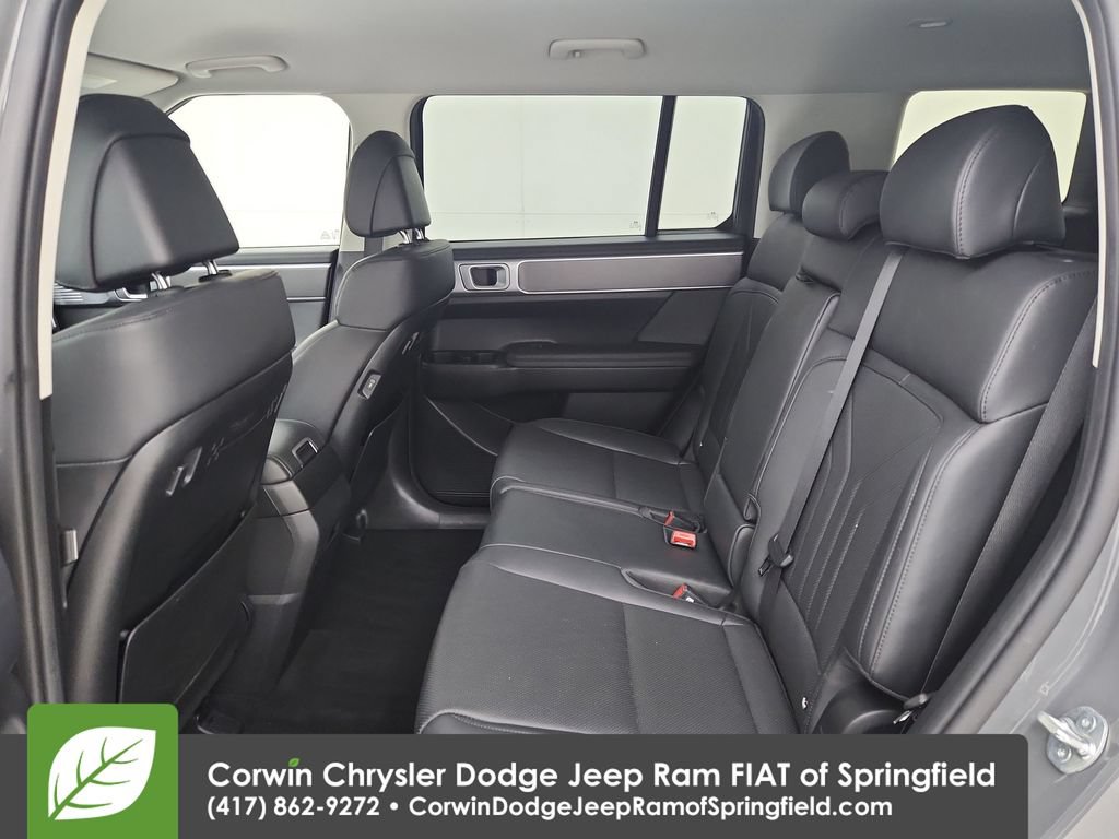 Used 2025 Hyundai Santa Fe SEL FWD image 28