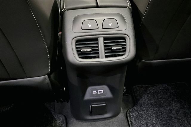 Used 2023 Buick Envision Avenir AWD/4WD image 27