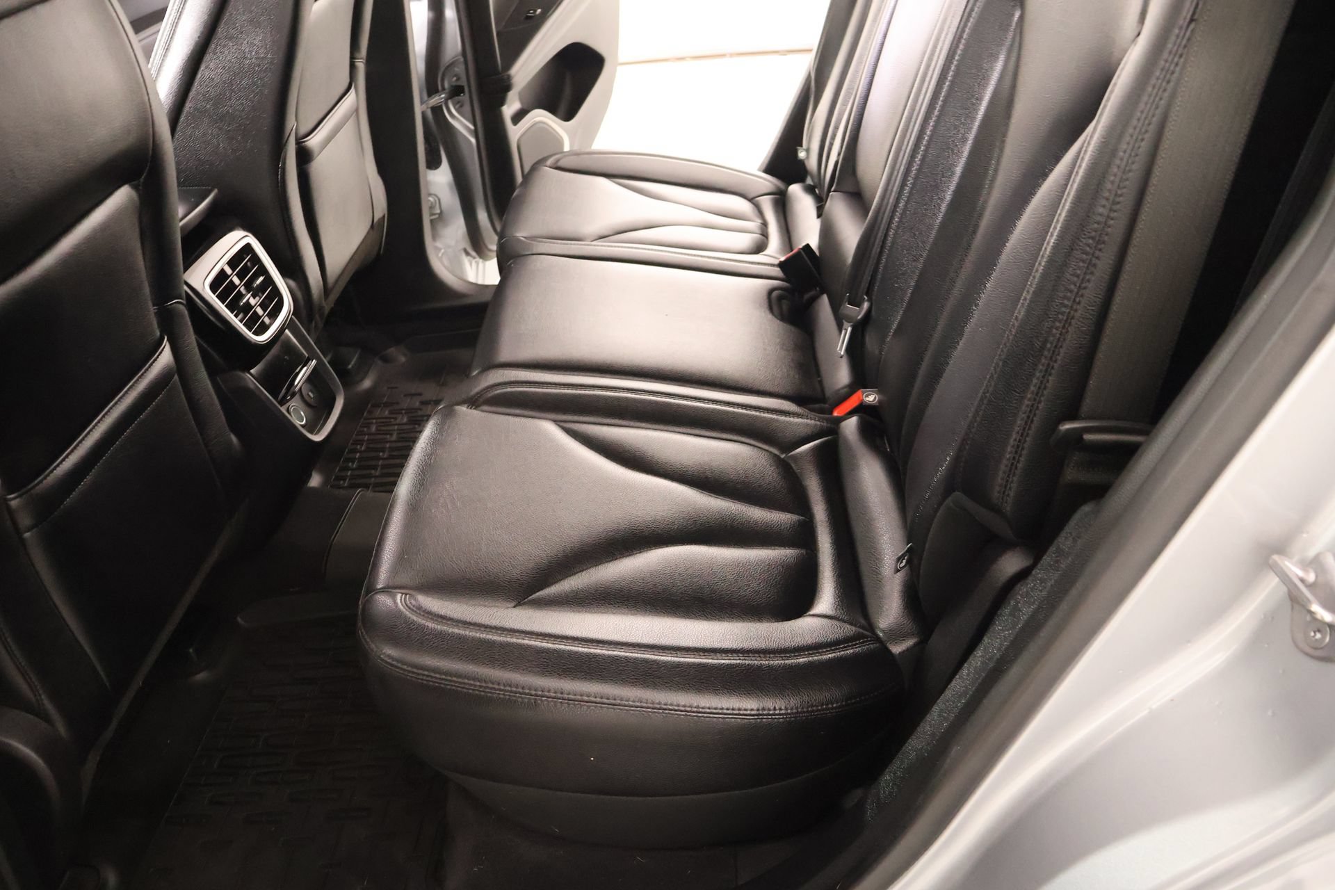 Used 2023 Lincoln Nautilus AWD w/ Premium Package image 13