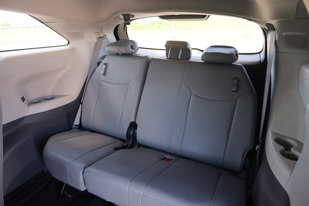 Used 2023 Toyota Sienna XLE w/ XLE Plus Package AWD/4WD image 12