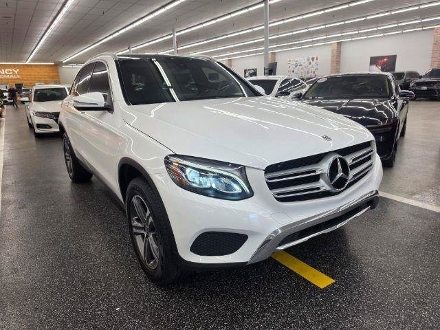 Used 2019 Mercedes-Benz GLC 300 4MATIC w/ Premium Package image 3