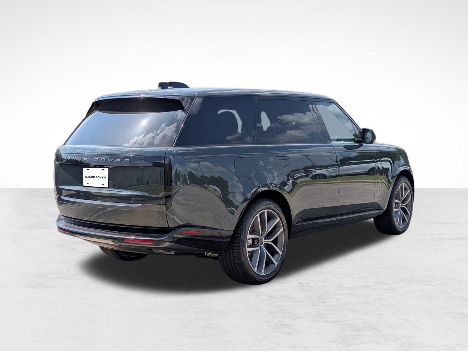 New 2026 Land Rover Range Rover Long Wheelbase SE AWD/4WD image 9