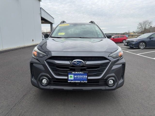 Used 2025 Subaru Outback Premium AWD/4WD image 3
