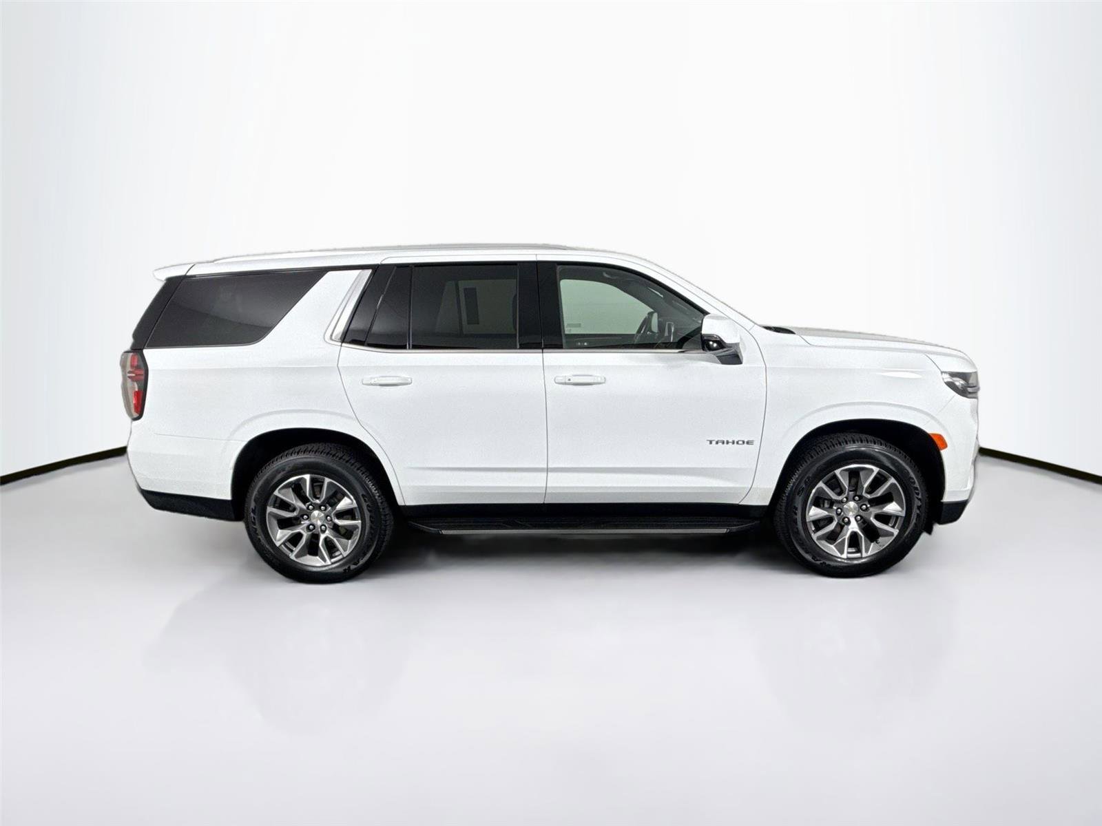Used 2024 Chevrolet Tahoe LT w/ Luxury Package AWD/4WD image 10