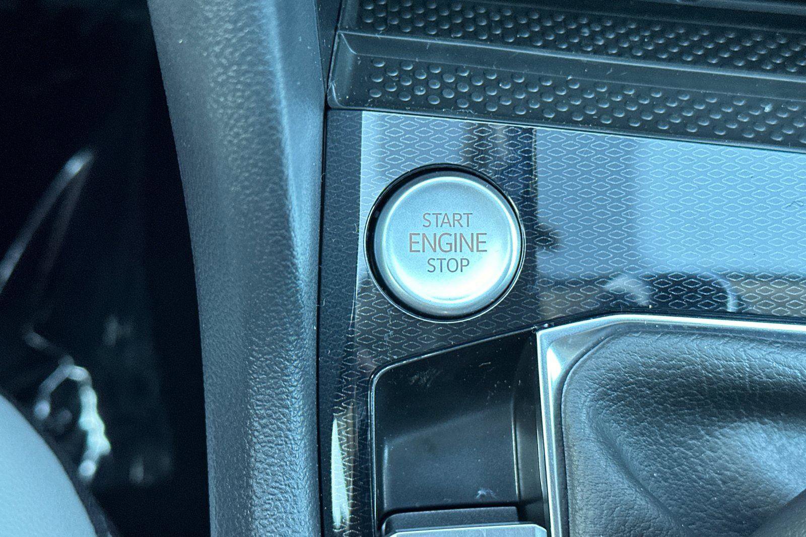 New 2026 Volkswagen Taos SE image 21