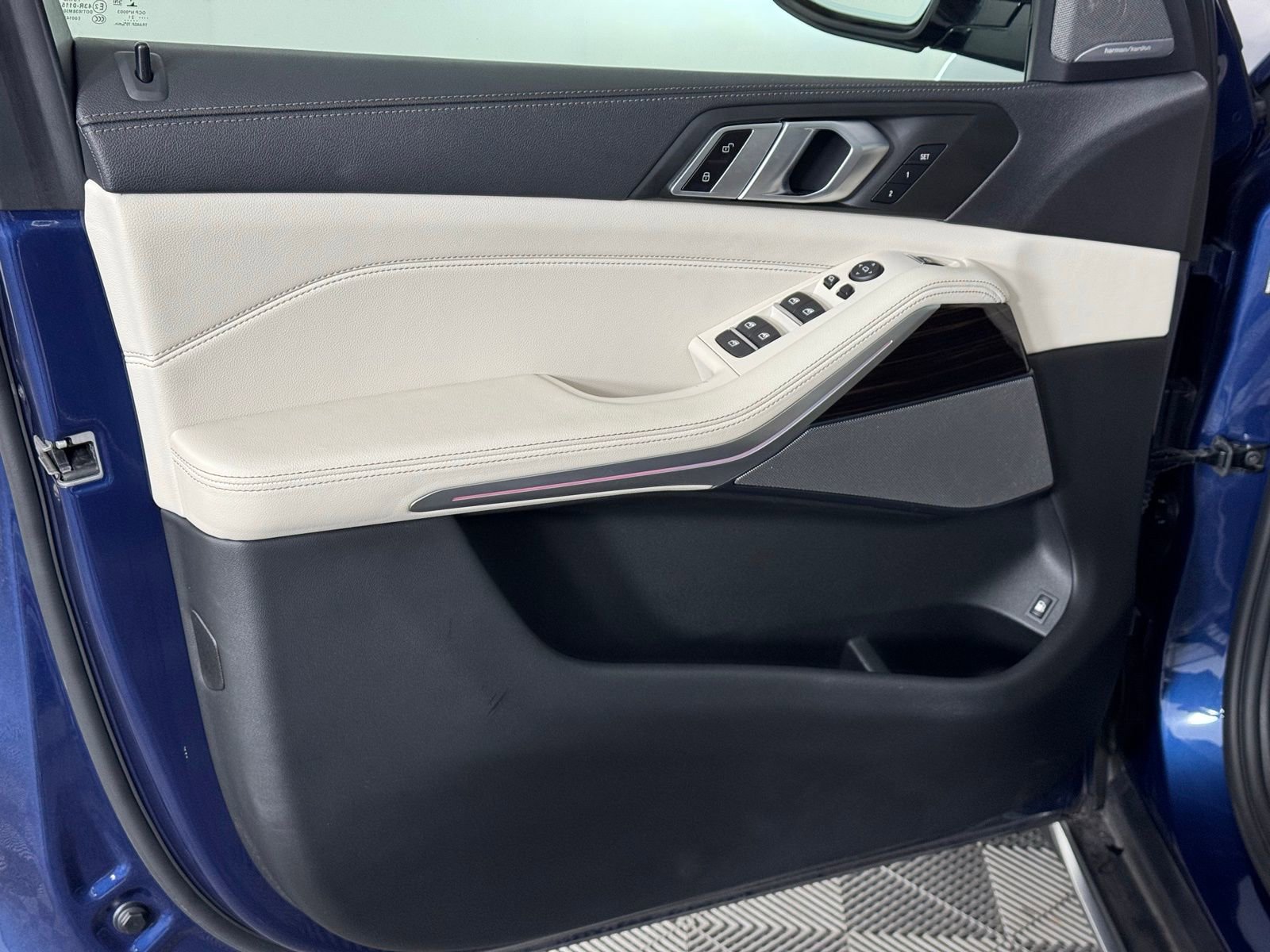 Used 2021 BMW X5 xDrive45e w/ Premium Package image 23