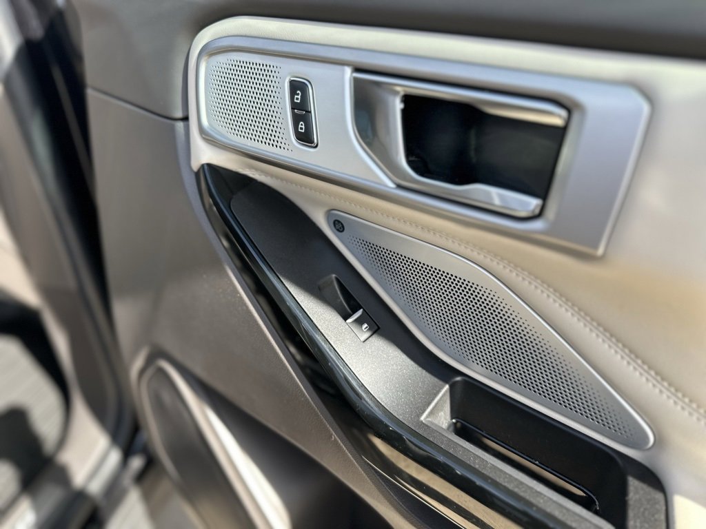 Used 2021 Ford Explorer Platinum w/ Equipment Group 601A image 37