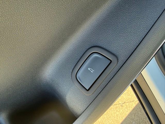 New 2026 GMC Acadia Elevation AWD/4WD image 12