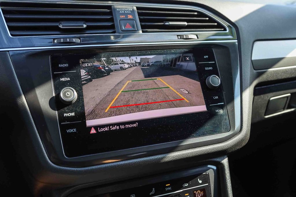 Used 2022 Volkswagen Tiguan SE FWD image 23