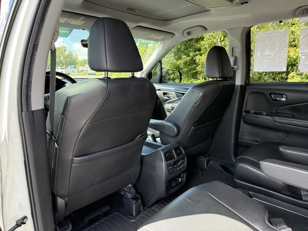 Used 2021 Honda Pilot Touring image 18