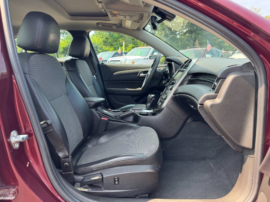 Used 2015 Chevrolet Malibu LT FWD image 18