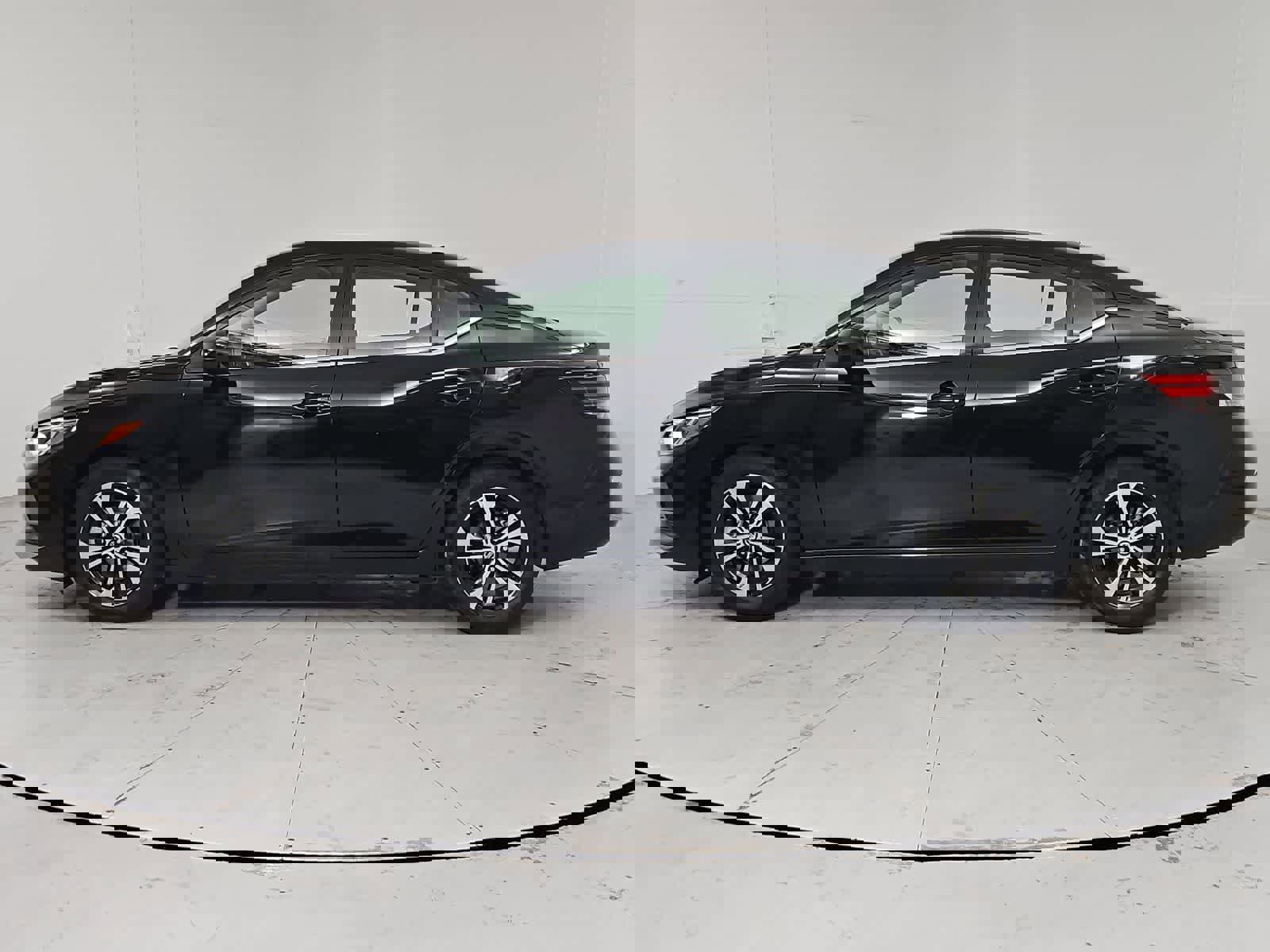 Used 2021 Nissan Sentra SV image 3