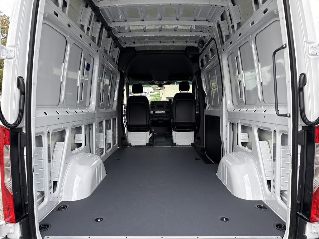 New 2025 Mercedes-Benz Sprinter 2500 image 8