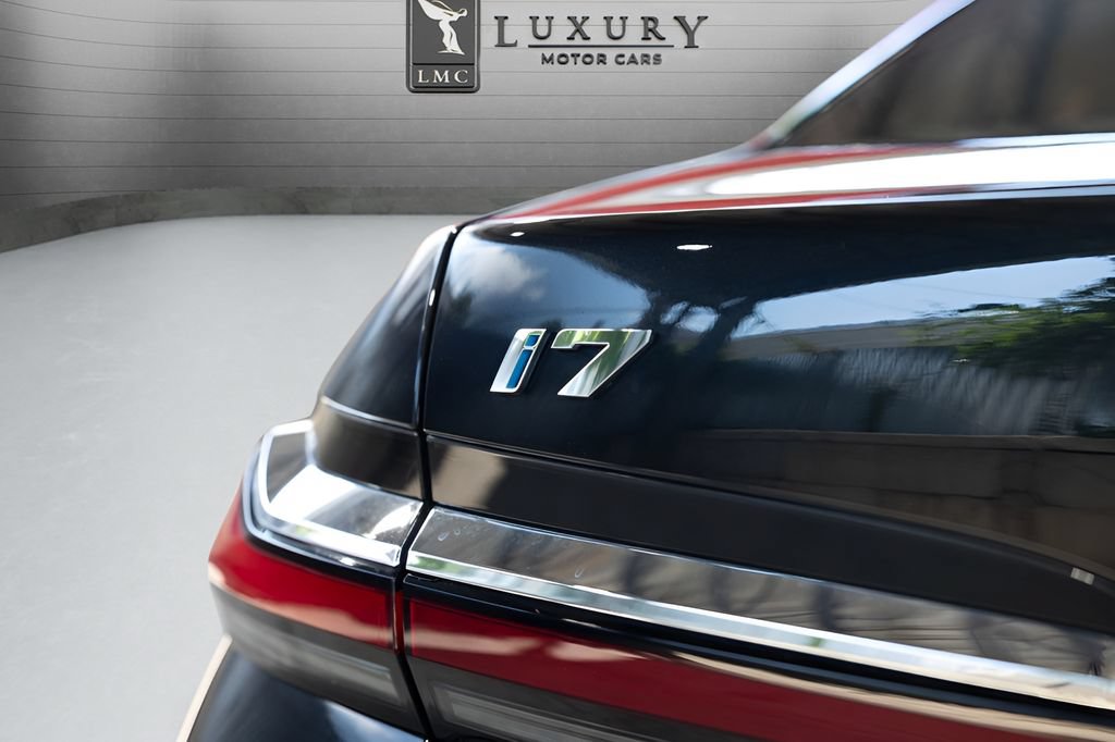 Used 2024 BMW i7 M70 AWD/4WD image 17