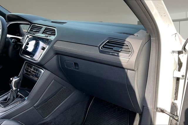 Used 2024 Volkswagen Tiguan SE R-Line AWD/4WD image 24