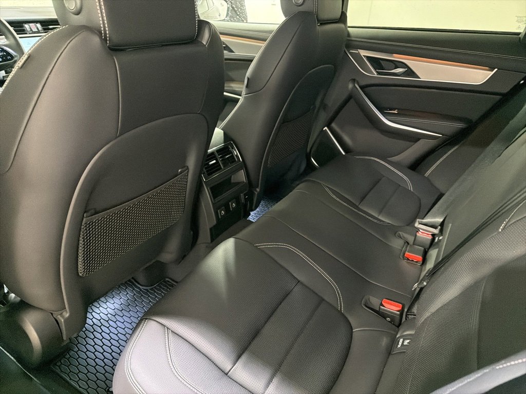 New 2026 Jaguar F-PACE R-Dynamic S image 21