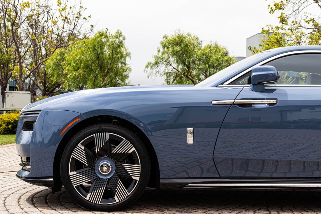 Used 2025 Rolls-Royce Spectre w/ Leather Finishing Pack AWD/4WD image 28