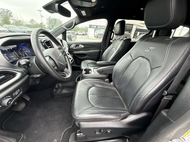 Used 2021 Chrysler Pacifica Touring-L w/ Uconnect Theater Family Group AWD/4WD image 19