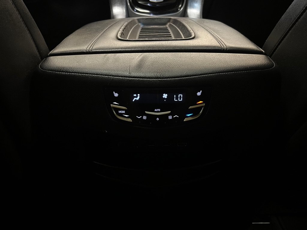 Used 2018 Cadillac Escalade Luxury RWD image 46