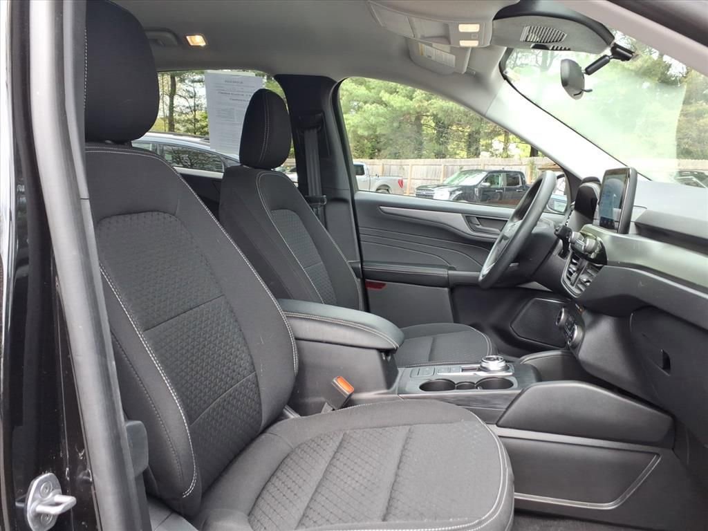 Certified 2025 Ford Escape Active AWD/4WD image 10
