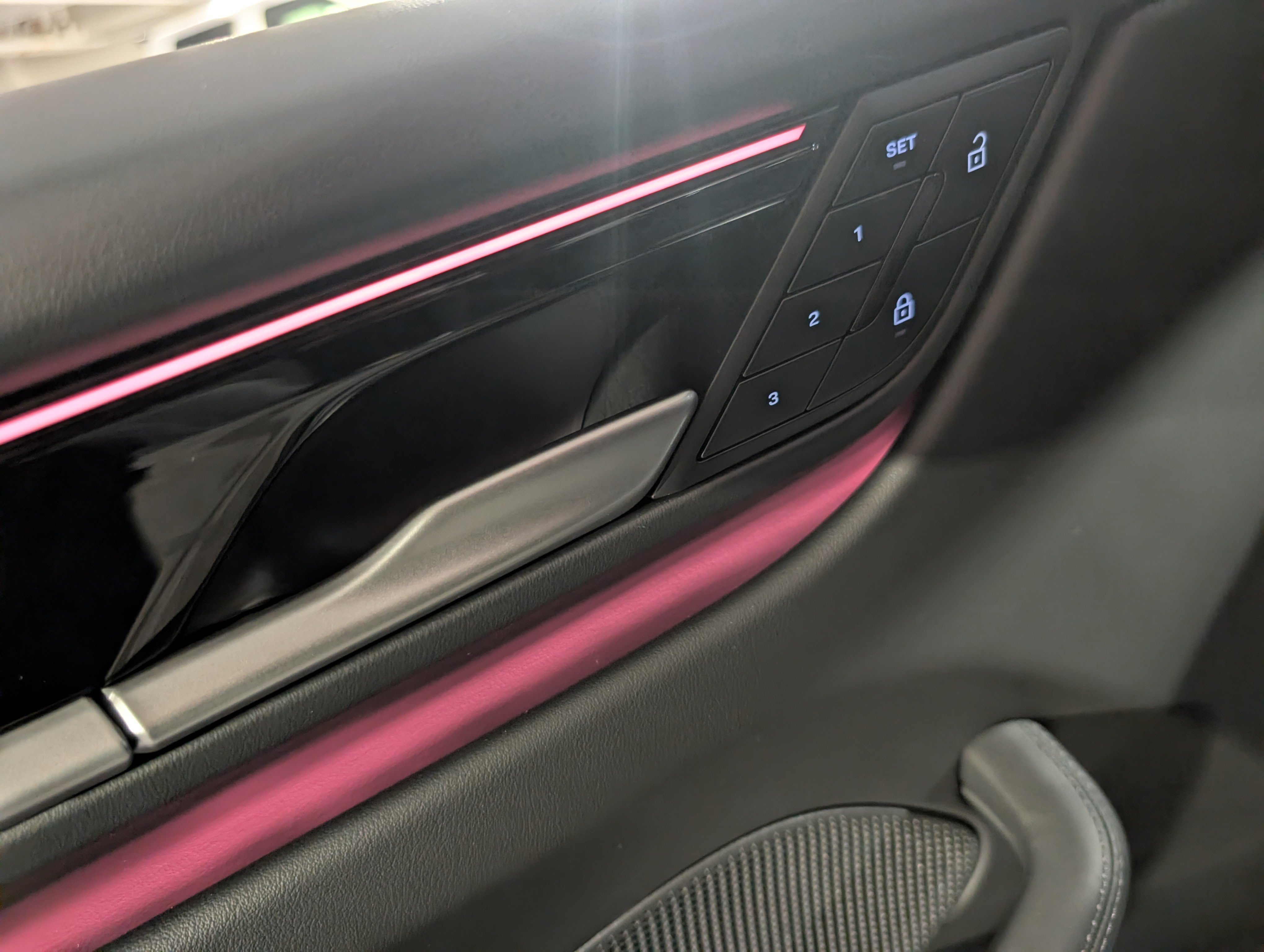 Used 2025 Porsche Macan 4 Electric image 19