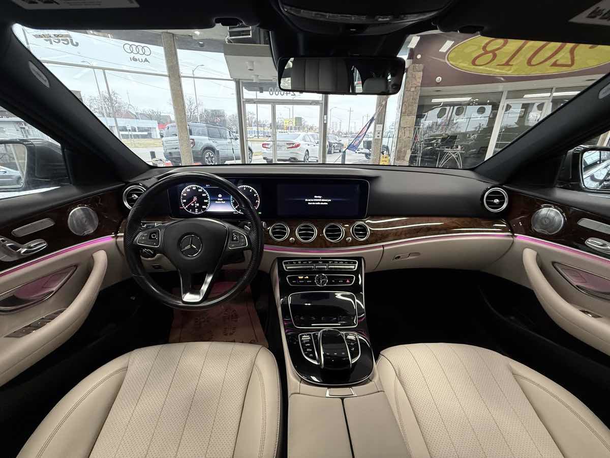Used 2018 Mercedes-Benz E 400 4MATIC Wagon image 38