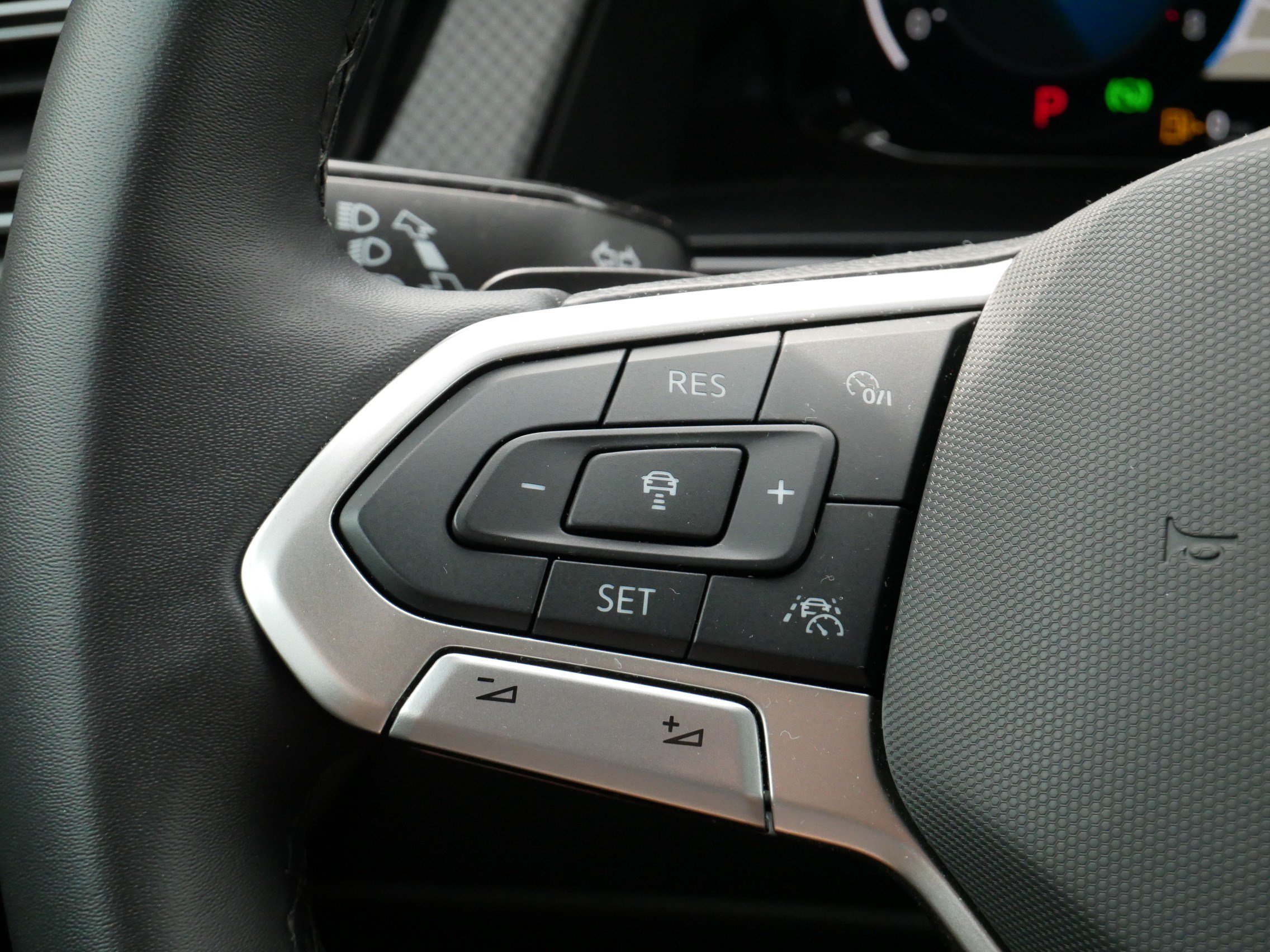 Certified 2024 Volkswagen Atlas Peak Edition SEL AWD/4WD image 26