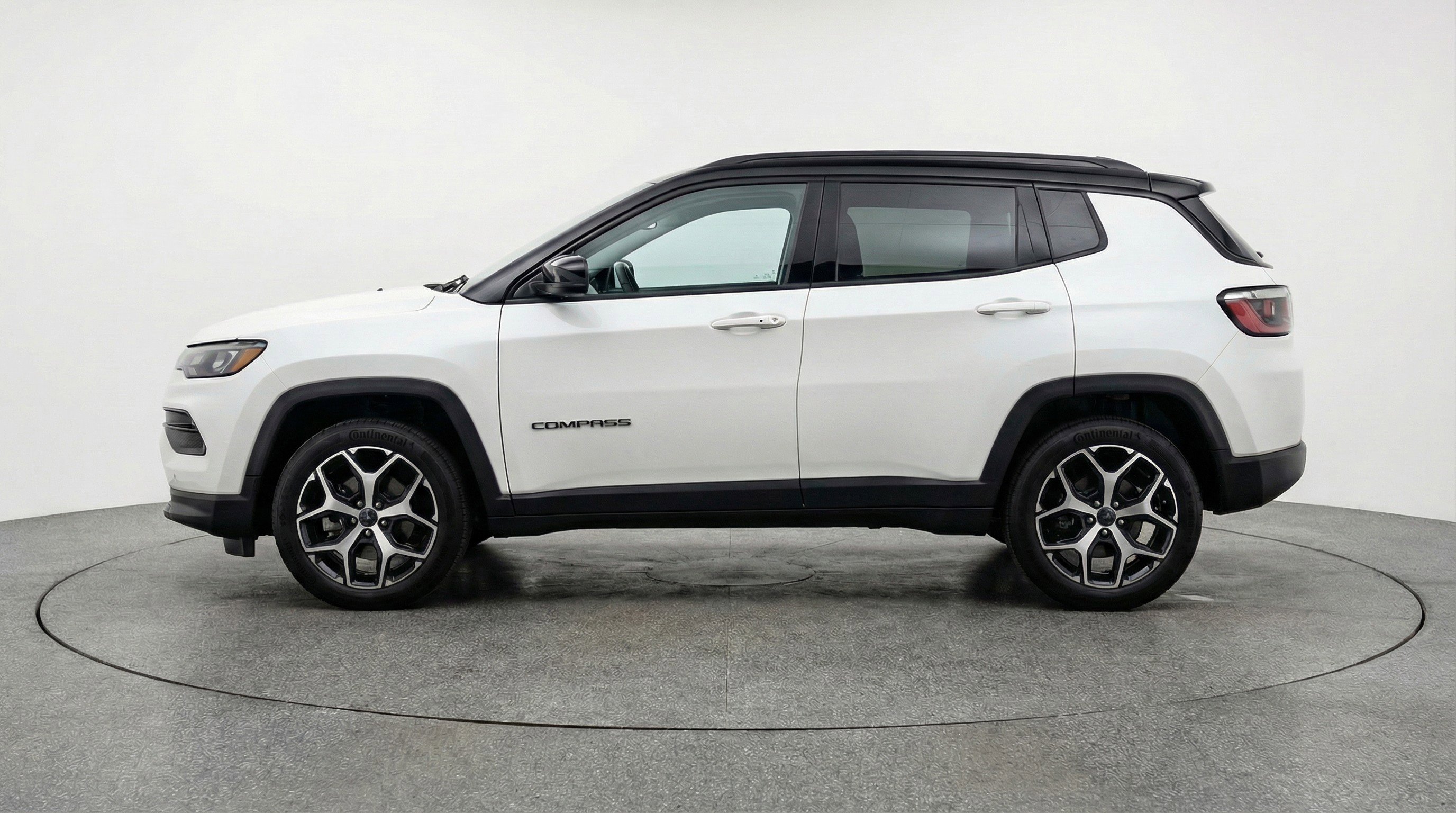Used 2025 Jeep Compass Limited image 5