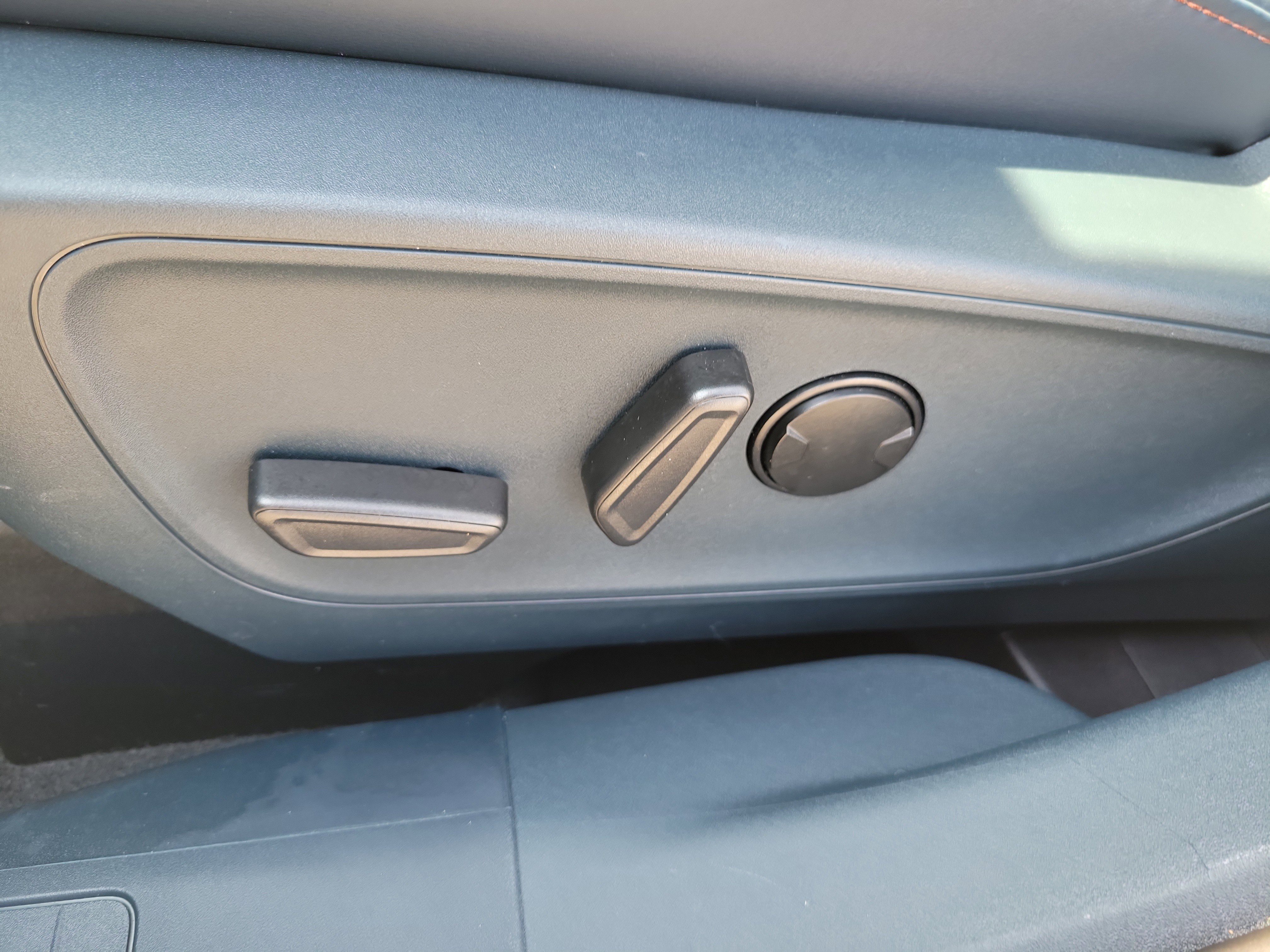 Used 2025 Ford Maverick Lariat image 16