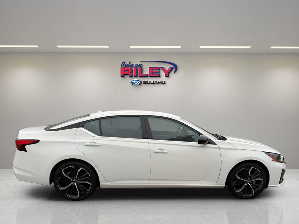 Used 2025 Nissan Altima 2.5 SR FWD image 6