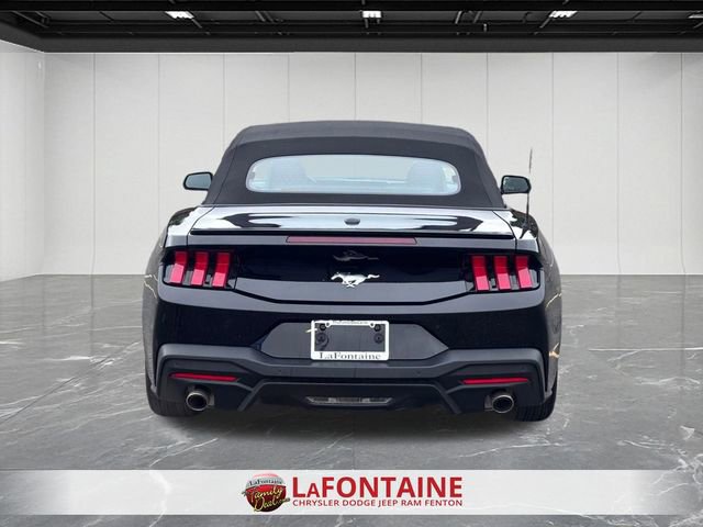 Used 2025 Ford Mustang Premium image 4