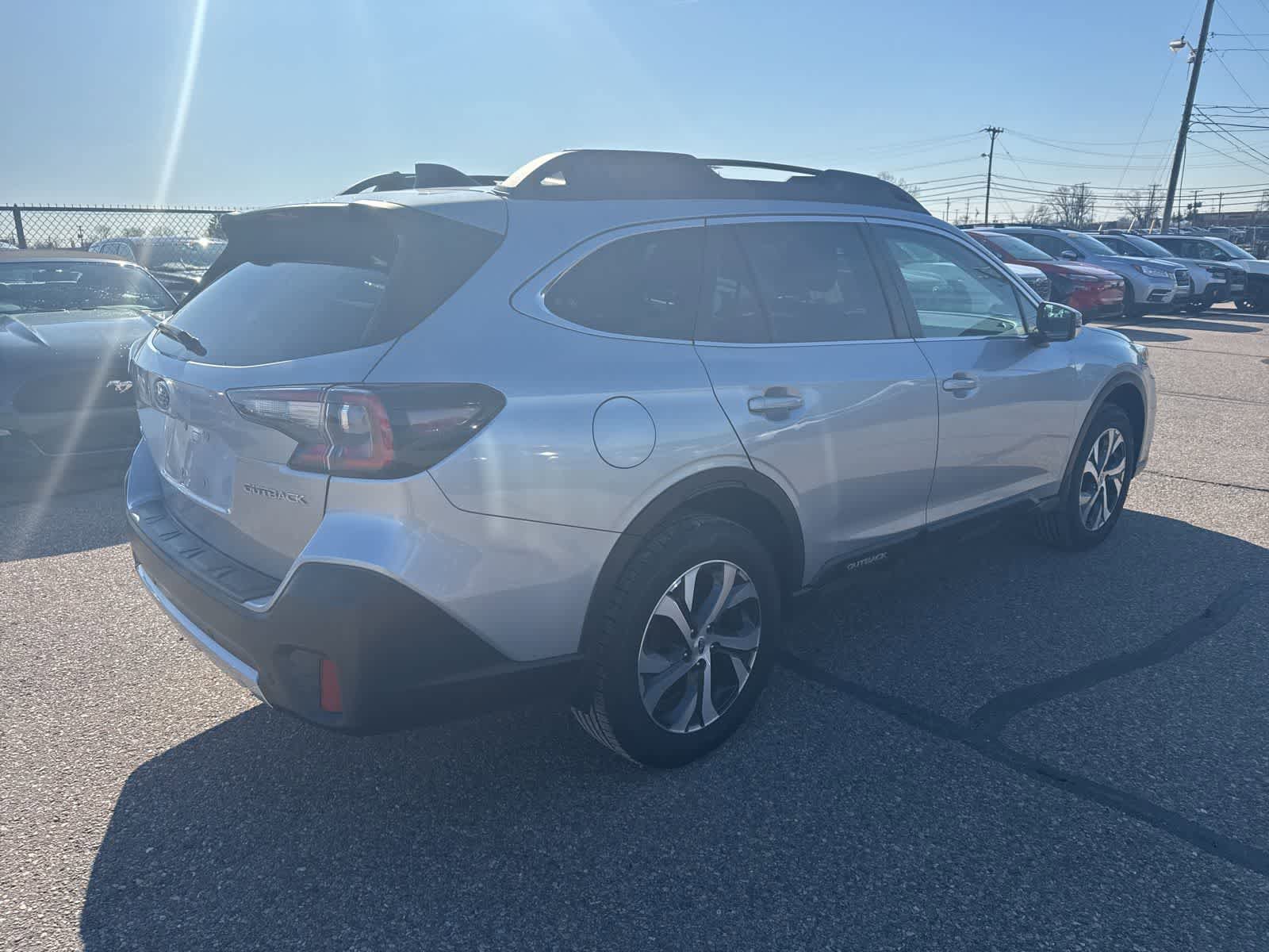 Used 2022 Subaru Outback Limited w/ Popular Package #2 image 3