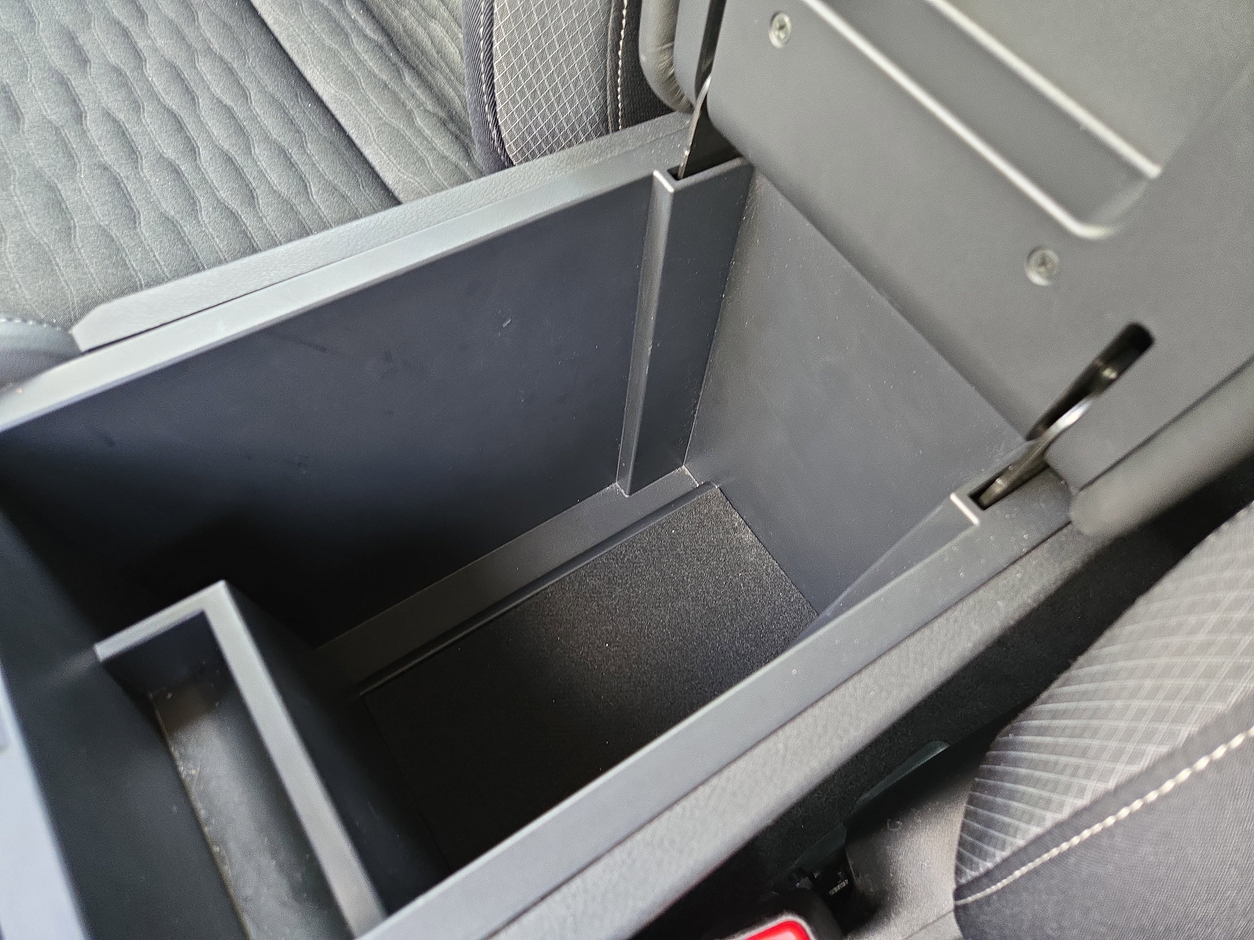 Used 2025 Nissan Pathfinder SV image 23